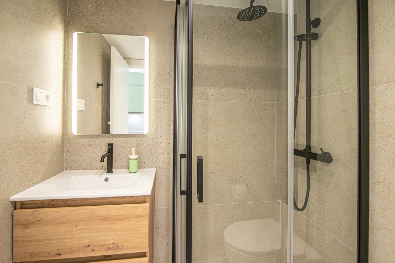1 Bedroom shower details